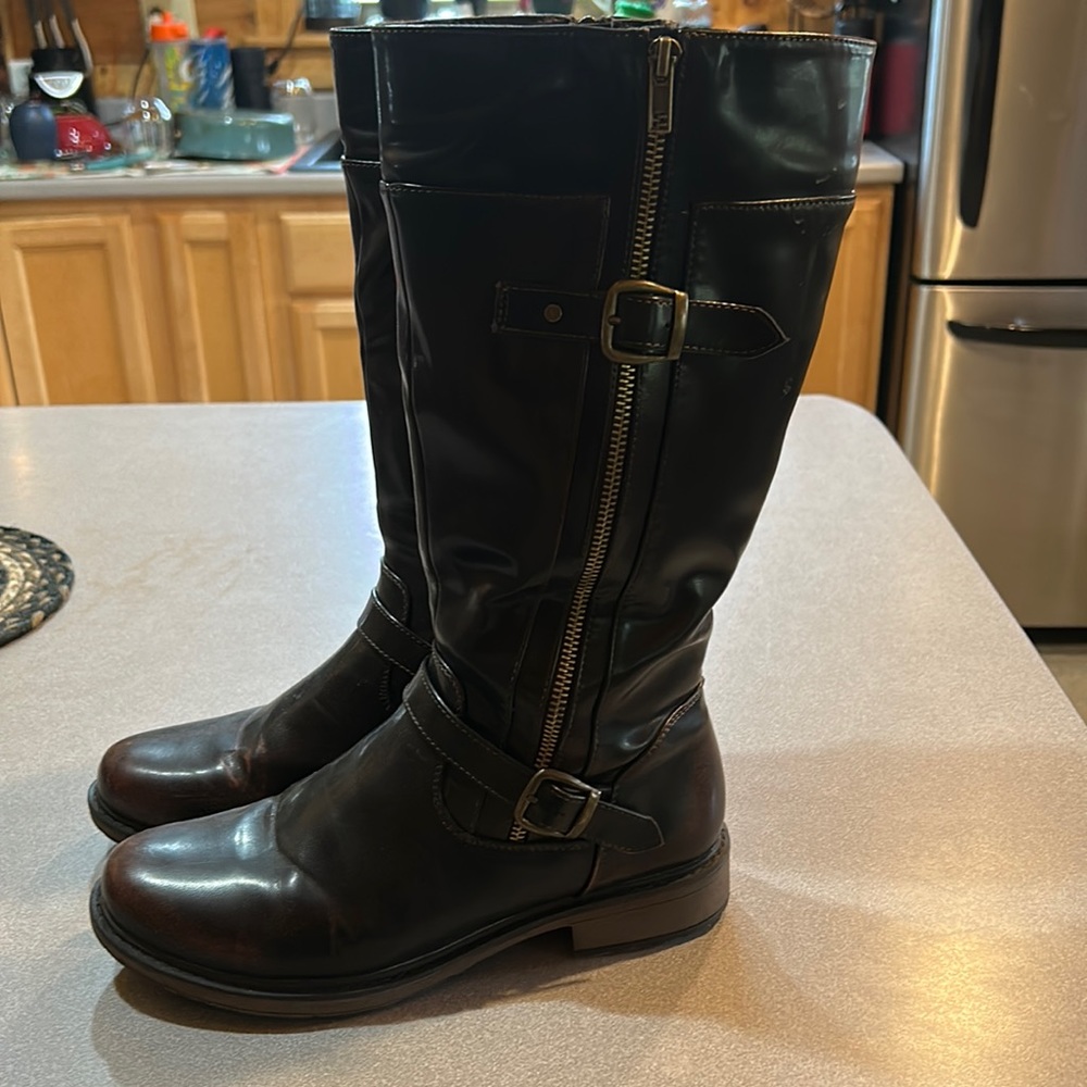 Boots dark brown